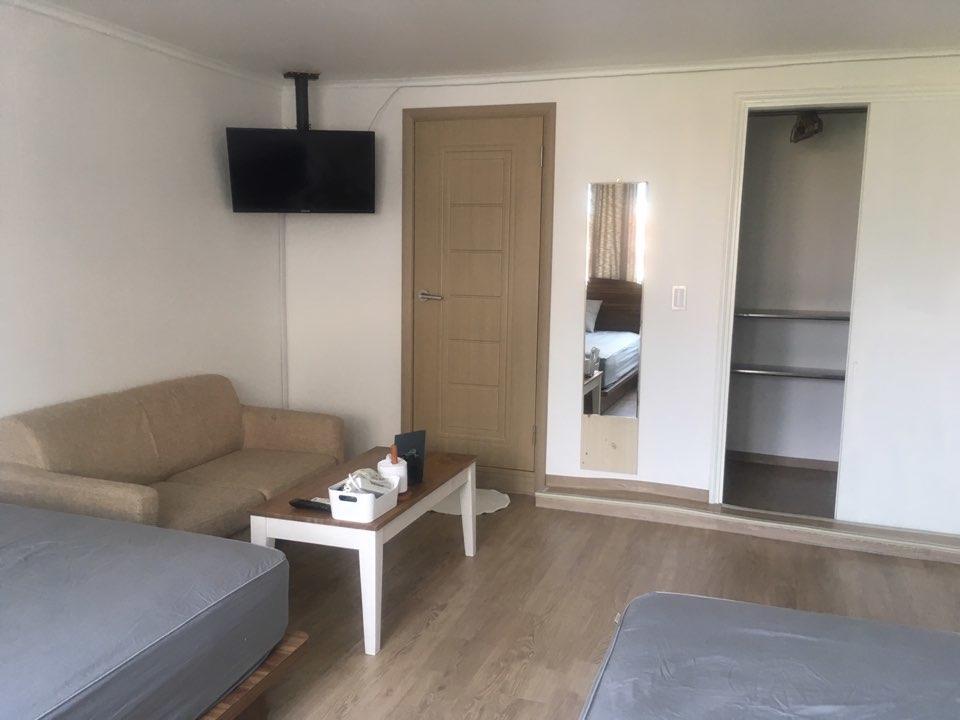Отель Hongdae Jk House Сеул Экстерьер фото