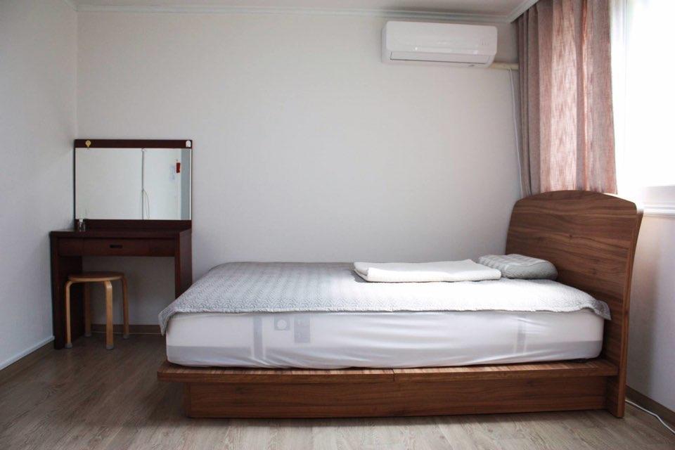 Отель Hongdae Jk House Сеул Экстерьер фото