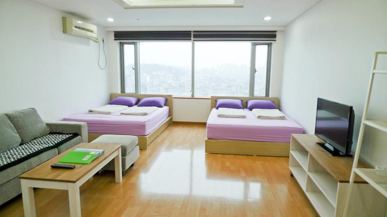 Отель Hongdae Jk House Сеул Экстерьер фото